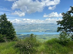 Kontinentale Seite mit Blick auf die Dinara und dem See Peruča